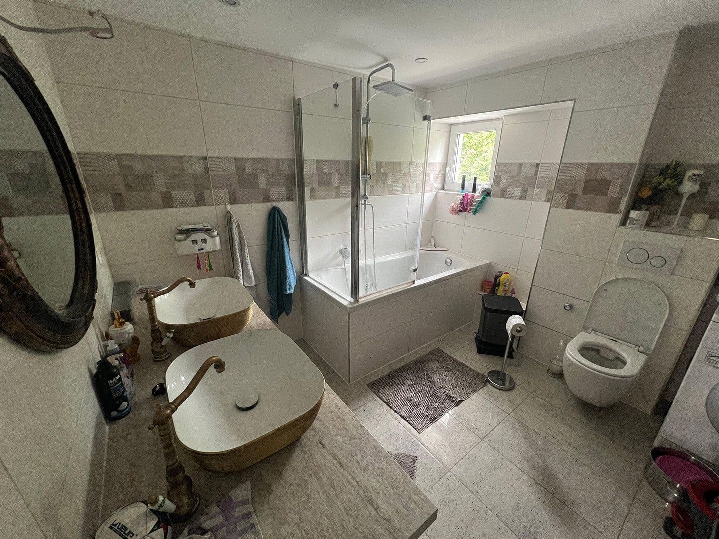 Prodej domu 350 m², pozemek 316 m², Im Stelle, Dettingen unter Teck, Bádensko-Württembersko Prodej domu 350 m², pozemek 316 m², Im Stelle, Dettingen unter Teck, Bádensko-Württembersko