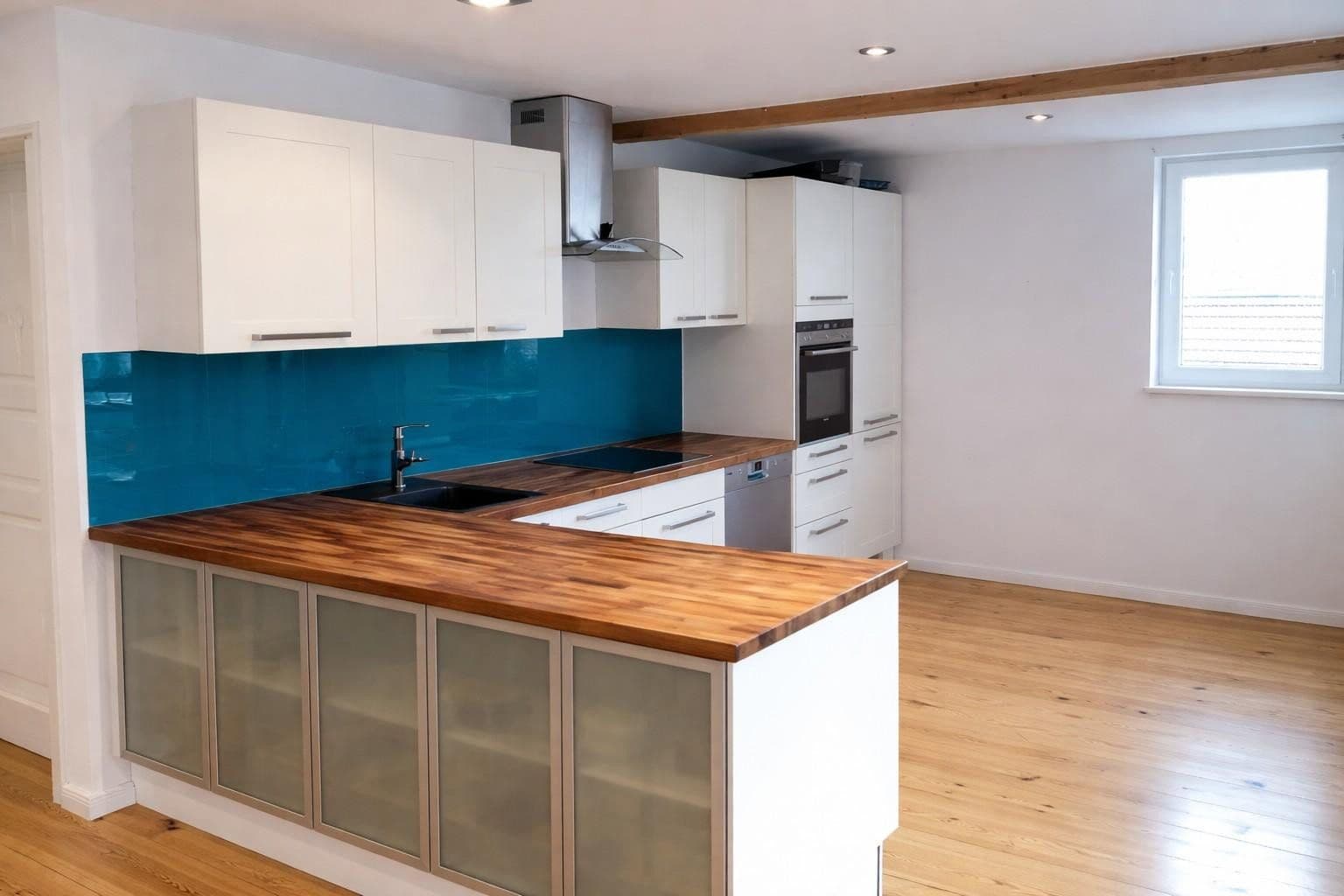 Prodej bytu 4+1 150 m², Berlin, Berlín Prodej bytu 4+1 150 m², Berlin, Berlín