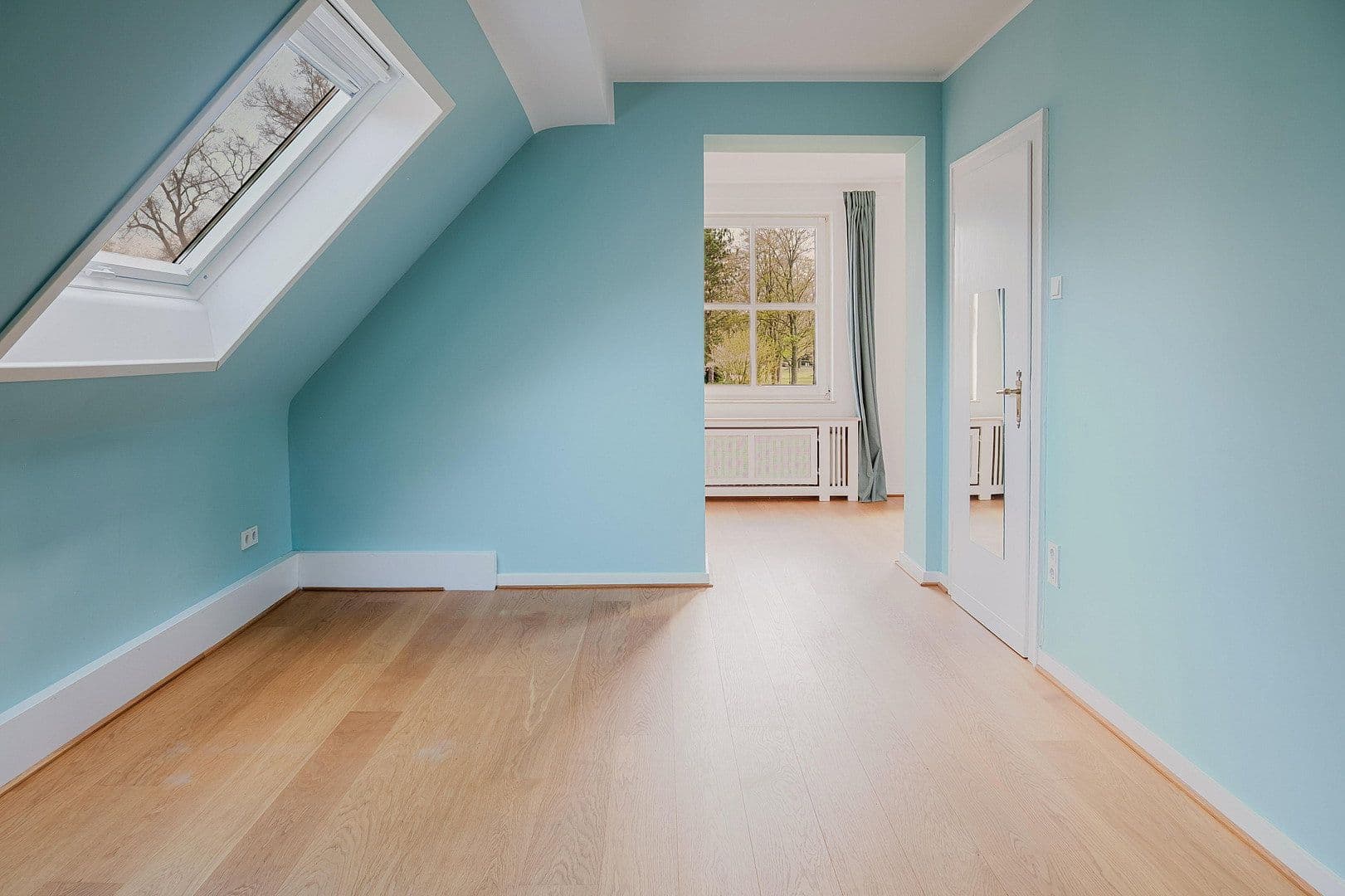 Prodej domu 286 m², pozemek 1.116 m², Krefeld, Severní Porýní-Vestfálsko Prodej domu 286 m², pozemek 1.116 m², Krefeld, Severní Porýní-Vestfálsko