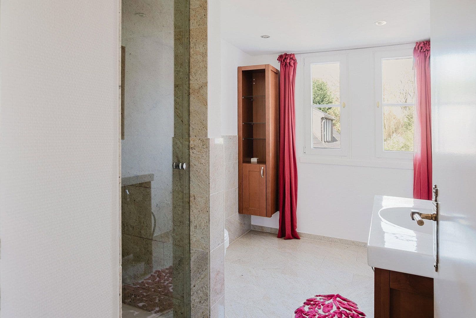 Prodej domu 286 m², pozemek 1.116 m², Krefeld, Severní Porýní-Vestfálsko Prodej domu 286 m², pozemek 1.116 m², Krefeld, Severní Porýní-Vestfálsko