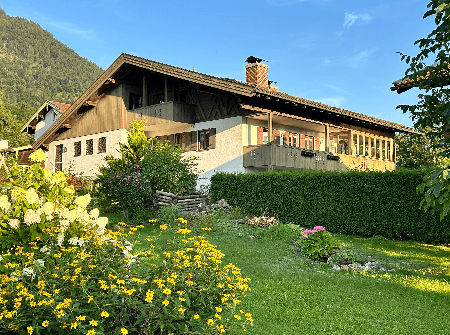 Prodej domu 165 m², pozemek 996 m², Hochgernweg 47, Unterwössen, Bavorsko Prodej domu 165 m², pozemek 996 m², Hochgernweg 47, Unterwössen, Bavorsko