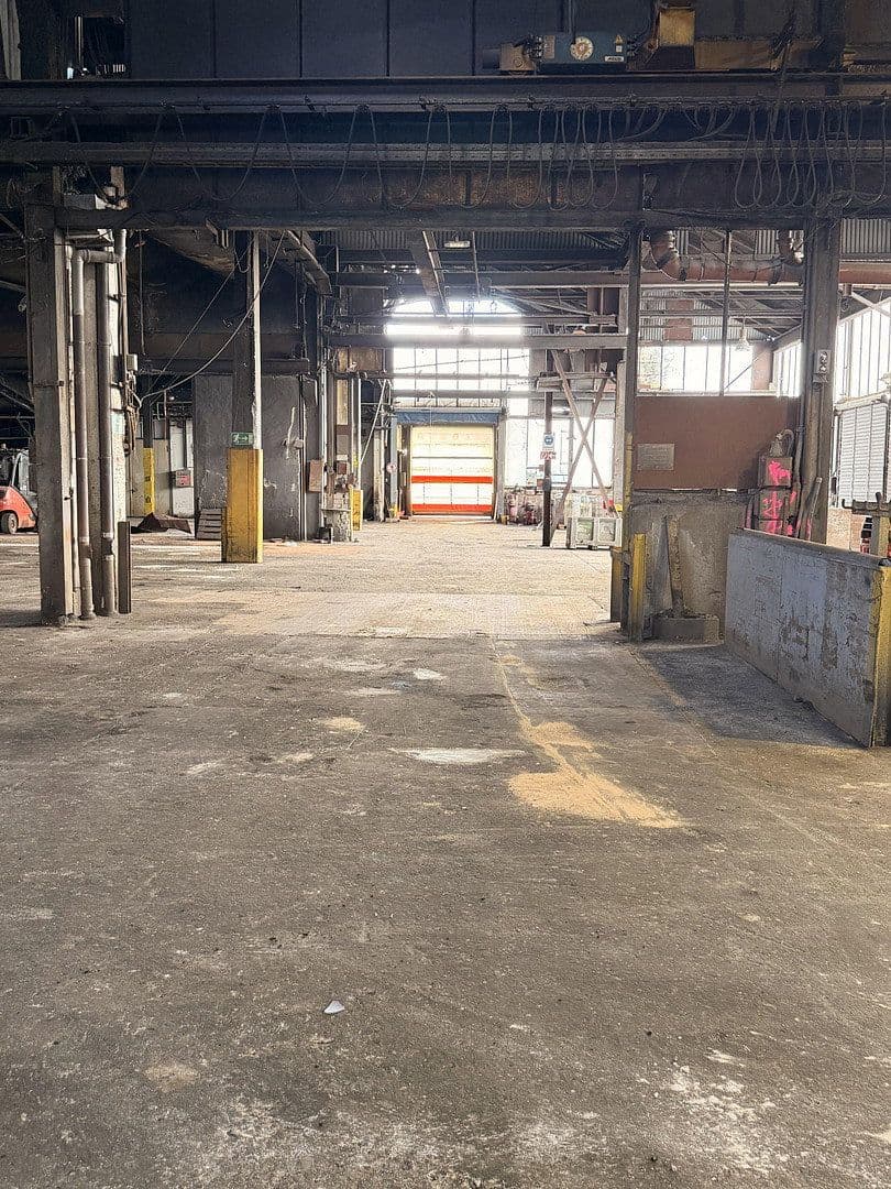 Pronájem nebytového prostoru 3.000 m², Posener Straße 35A, Lübeck, Šlesvicko-Holštýnsko Pronájem nebytového prostoru 3.000 m², Posener Straße 35A, Lübeck, Šlesvicko-Holštýnsko