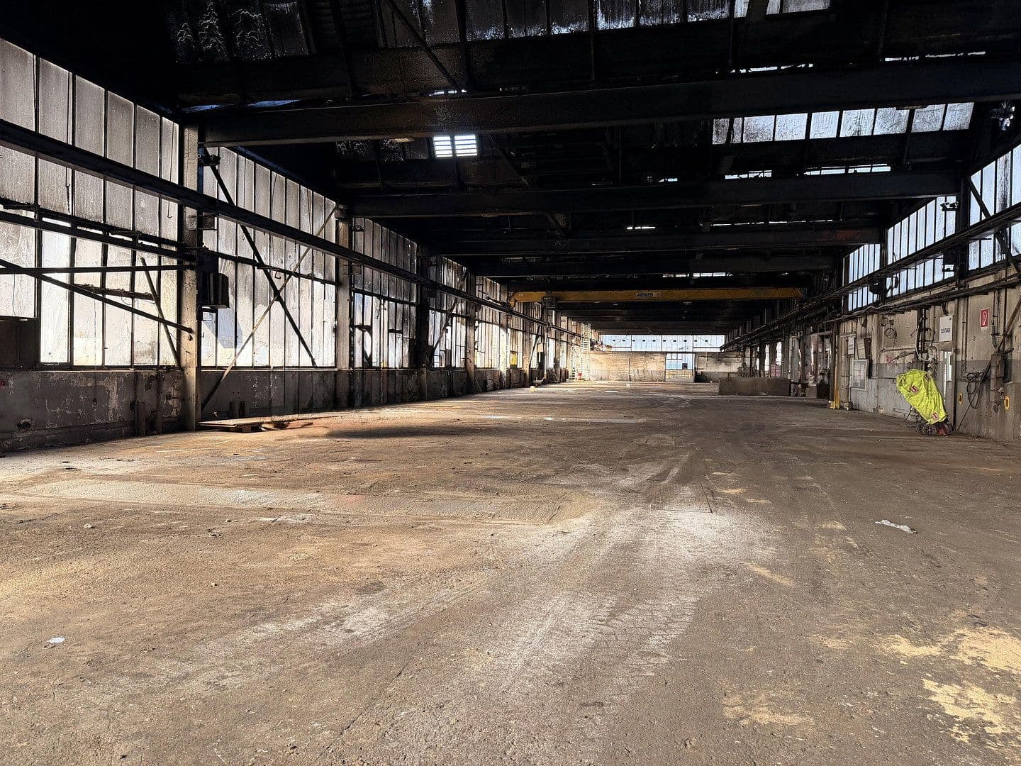 Pronájem nebytového prostoru 3.000 m², Posener Straße 35A, Lübeck, Šlesvicko-Holštýnsko Pronájem nebytového prostoru 3.000 m², Posener Straße 35A, Lübeck, Šlesvicko-Holštýnsko