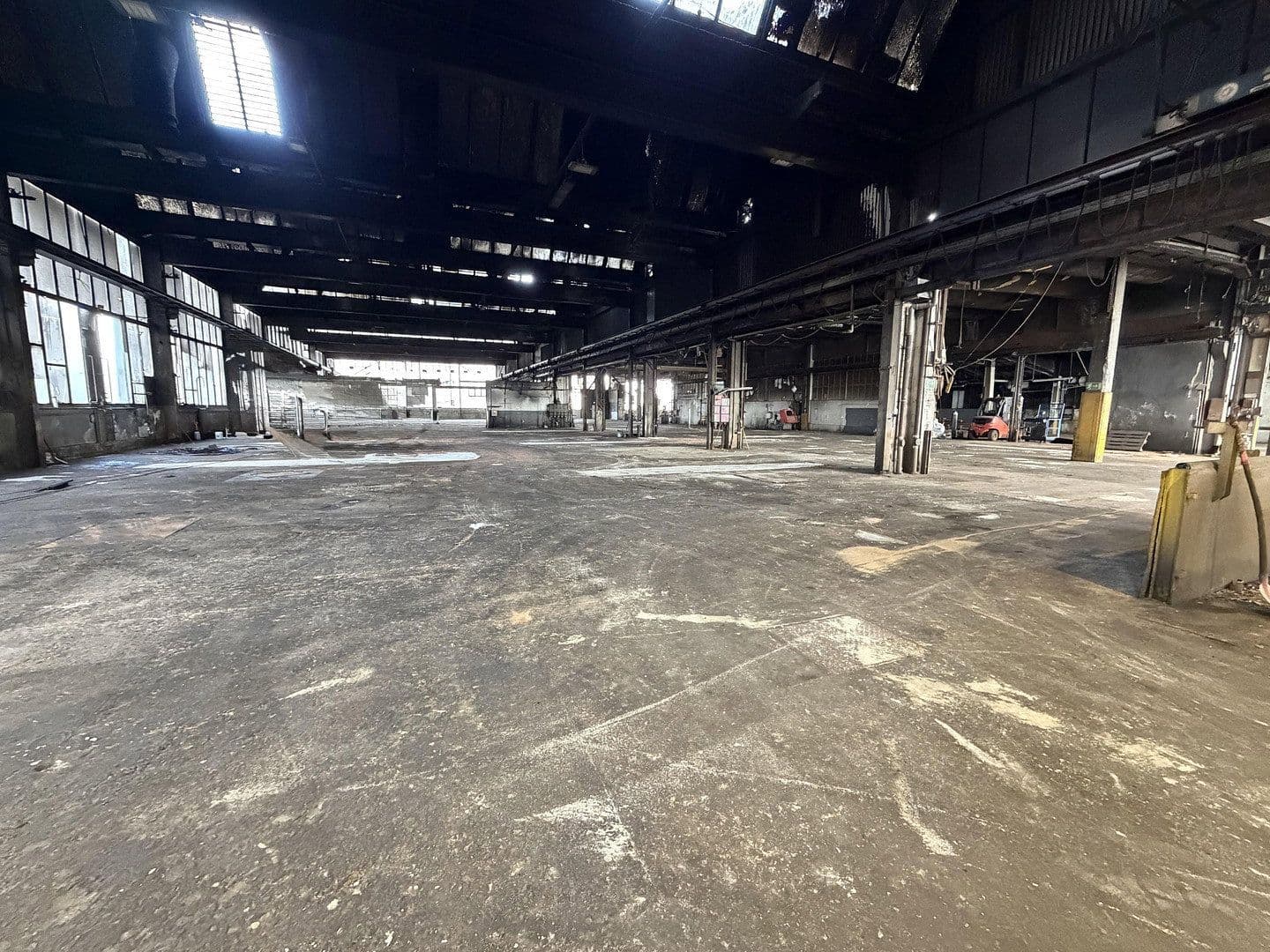 Pronájem nebytového prostoru 3.000 m², Posener Straße 35A, Lübeck, Šlesvicko-Holštýnsko Pronájem nebytového prostoru 3.000 m², Posener Straße 35A, Lübeck, Šlesvicko-Holštýnsko