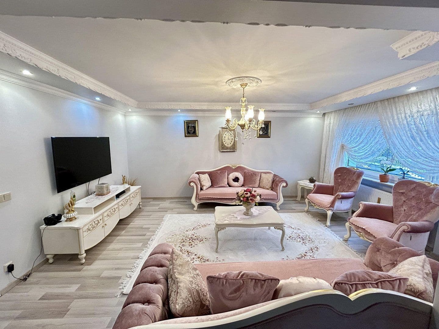 Prodej bytu 4+kk 102 m², Mainhardter str. 23, Ludwigsburg, Bádensko-Württembersko Prodej bytu 4+kk 102 m², Mainhardter str. 23, Ludwigsburg, Bádensko-Württembersko