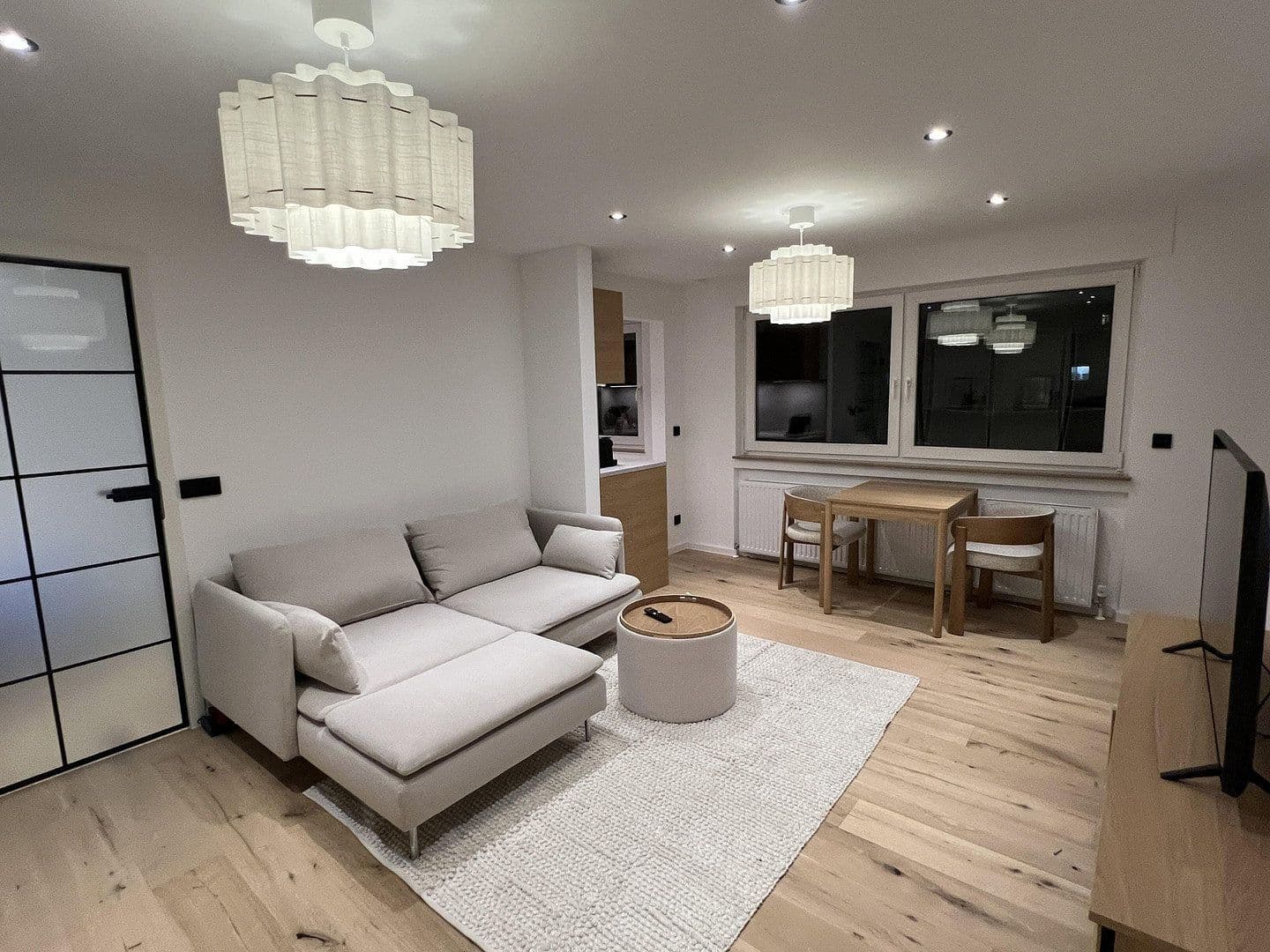 Pronájem bytu 2+1 50 m², Reichenaustraße 25, München, Bavorsko Pronájem bytu 2+1 50 m², Reichenaustraße 25, München, Bavorsko