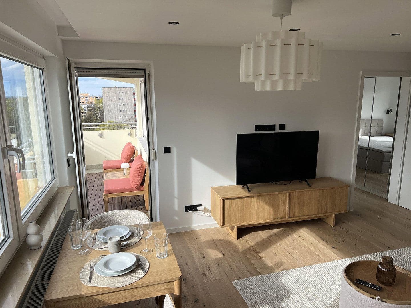 Pronájem bytu 2+1 50 m², Reichenaustraße 25, München, Bavorsko Pronájem bytu 2+1 50 m², Reichenaustraße 25, München, Bavorsko