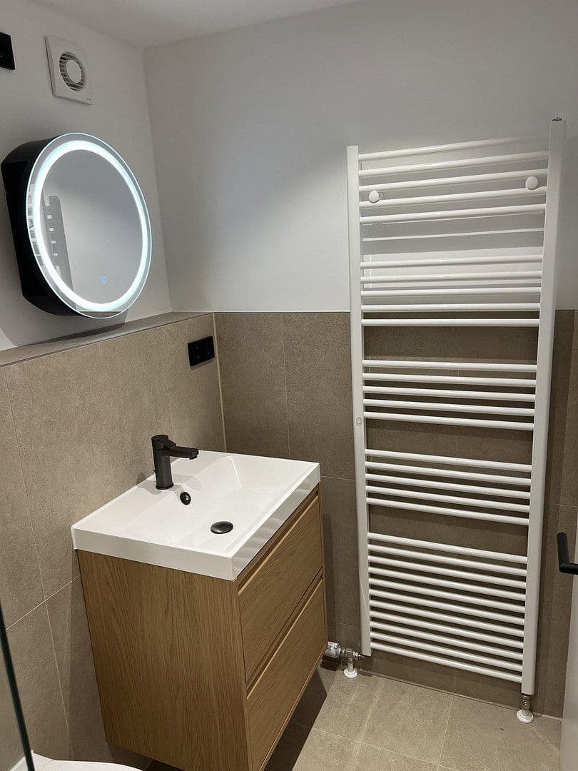 Pronájem bytu 2+1 50 m², Reichenaustraße 25, München, Bavorsko Pronájem bytu 2+1 50 m², Reichenaustraße 25, München, Bavorsko