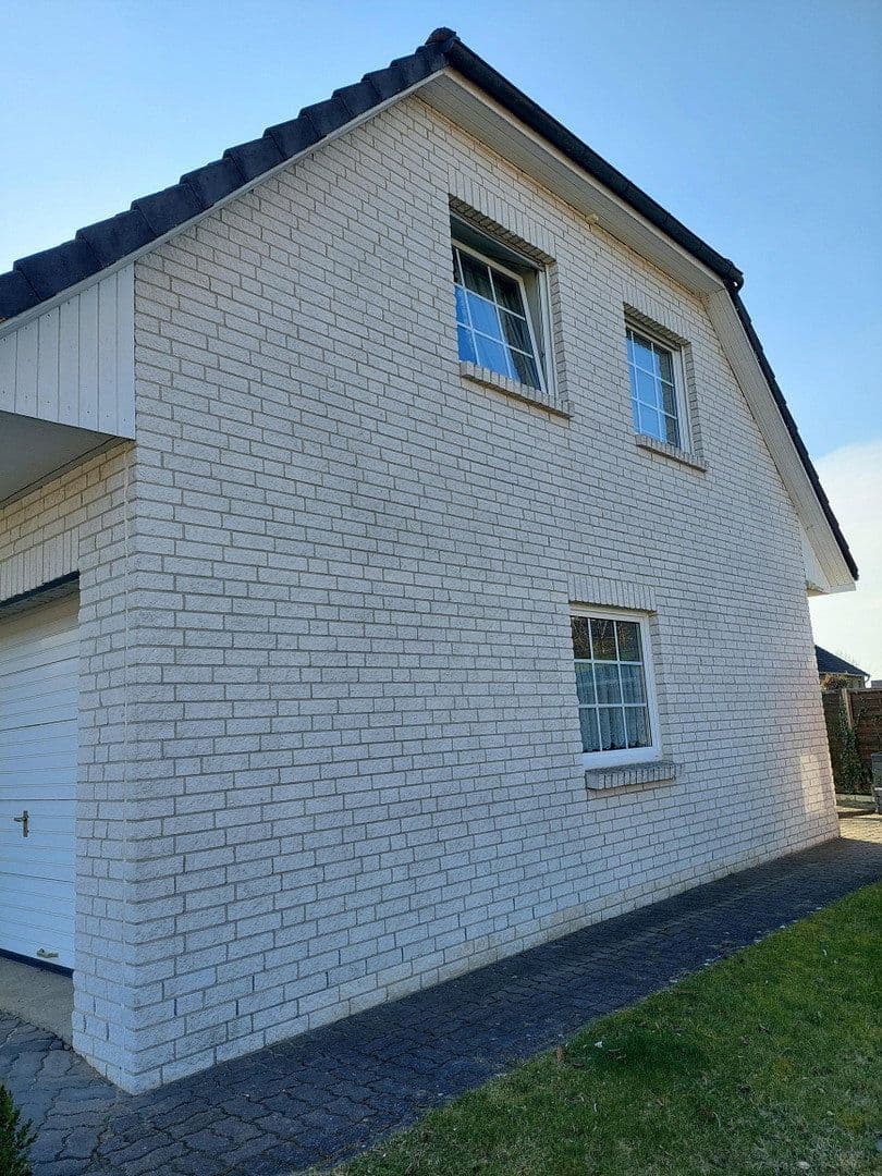 Prodej domu 121 m², pozemek 423 m², Röbel/Müritz, Mecklenburg-Vorpommern Prodej domu 121 m², pozemek 423 m², Röbel/Müritz, Mecklenburg-Vorpommern