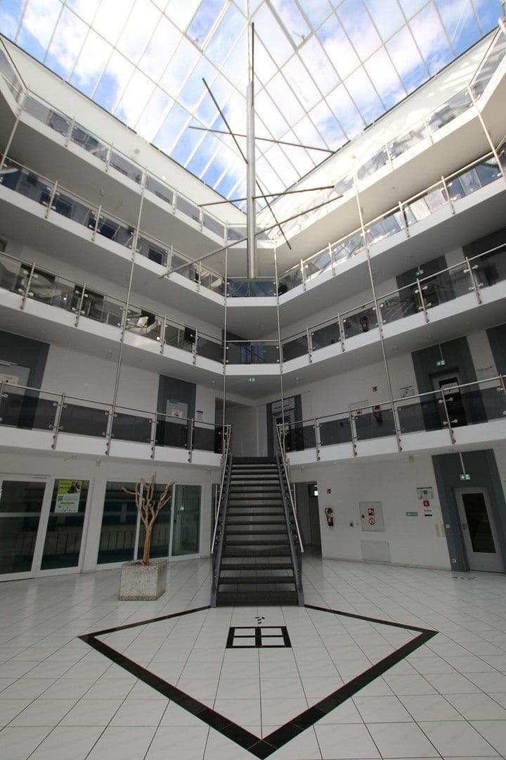 Prodej domu 4.016 m², pozemek 4.513 m², Heilbronn, Bádensko-Württembersko Prodej domu 4.016 m², pozemek 4.513 m², Heilbronn, Bádensko-Württembersko