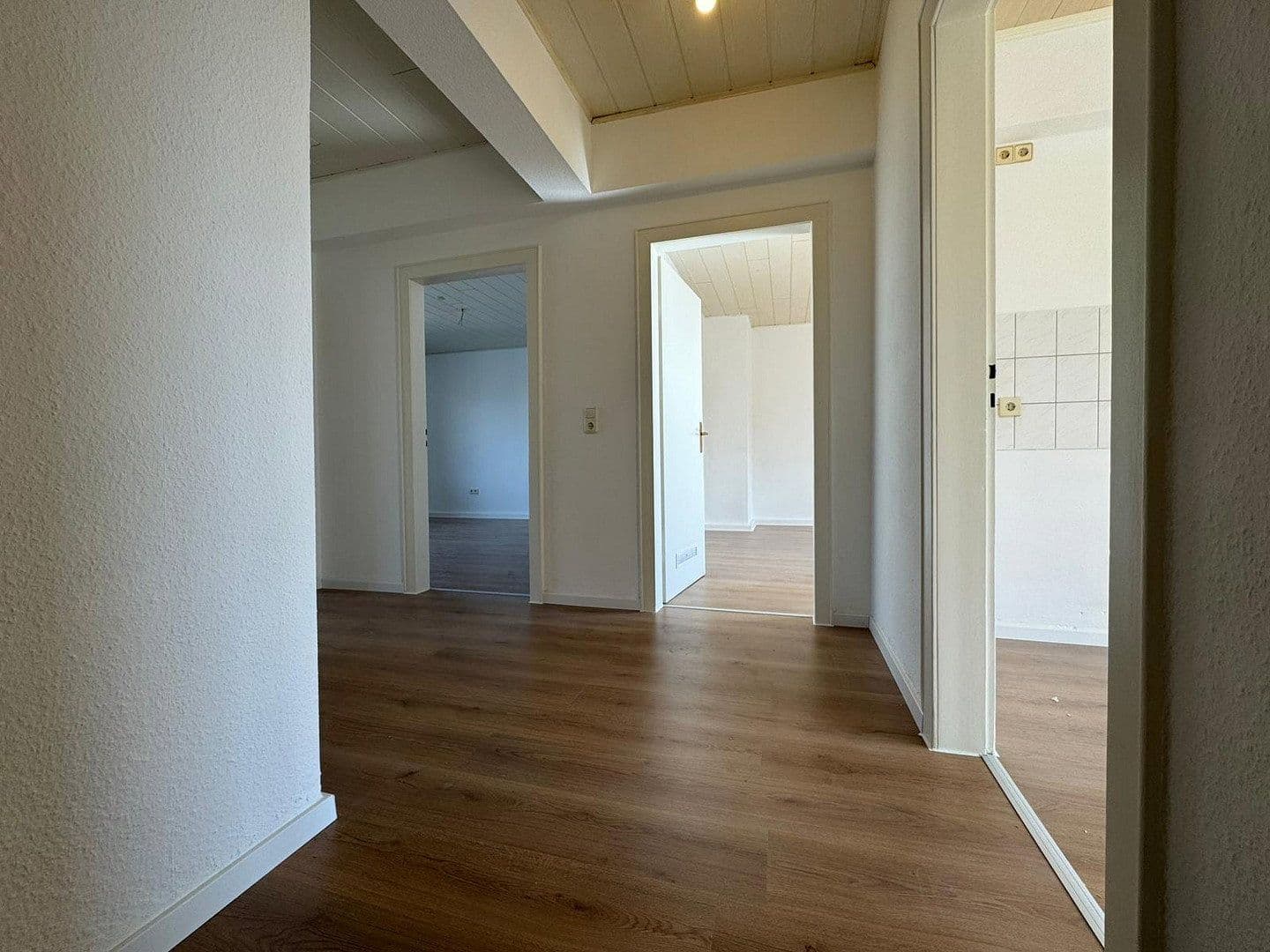 Pronájem bytu 2+1 70 m², Mittelstr. 9, Bochum, Severní Porýní-Vestfálsko Pronájem bytu 2+1 70 m², Mittelstr. 9, Bochum, Severní Porýní-Vestfálsko