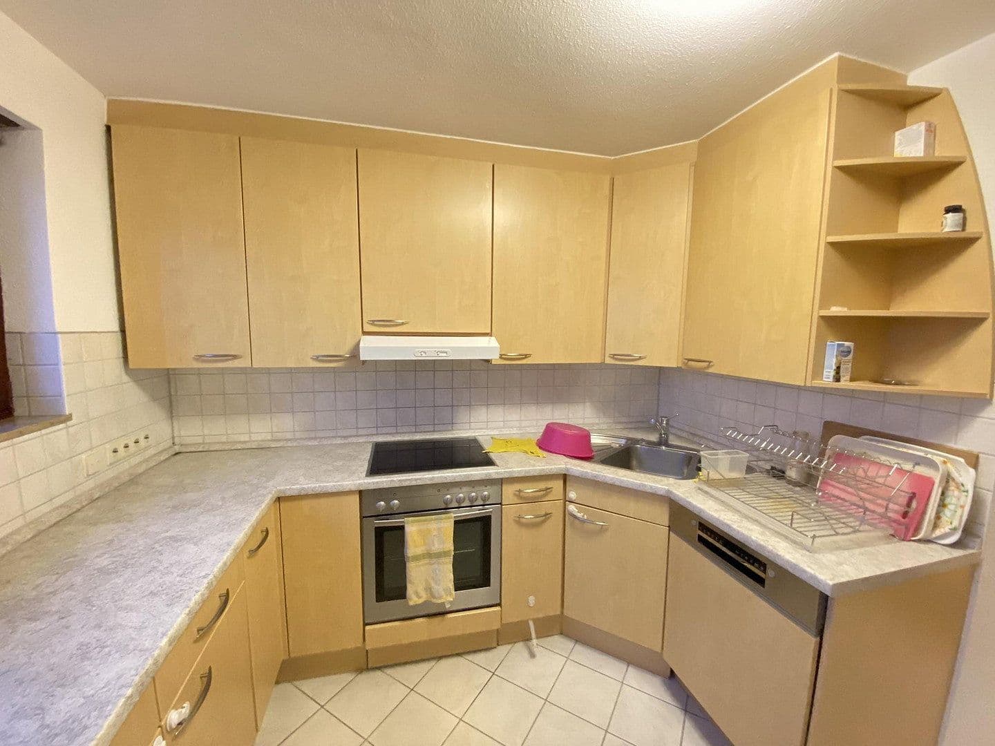 Pronájem bytu 3+1 94 m², Stuttgart, Bádensko-Württembersko Pronájem bytu 3+1 94 m², Stuttgart, Bádensko-Württembersko