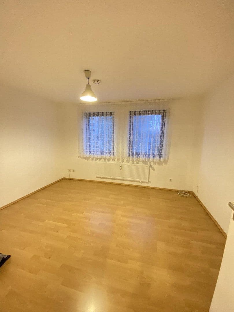 Pronájem bytu 3+1 94 m², Stuttgart, Bádensko-Württembersko Pronájem bytu 3+1 94 m², Stuttgart, Bádensko-Württembersko