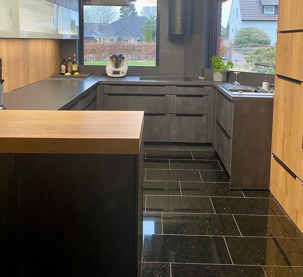 Prodej domu 263 m², pozemek 4.800 m², Rödinghausen, Severní Porýní-Vestfálsko Prodej domu 263 m², pozemek 4.800 m², Rödinghausen, Severní Porýní-Vestfálsko