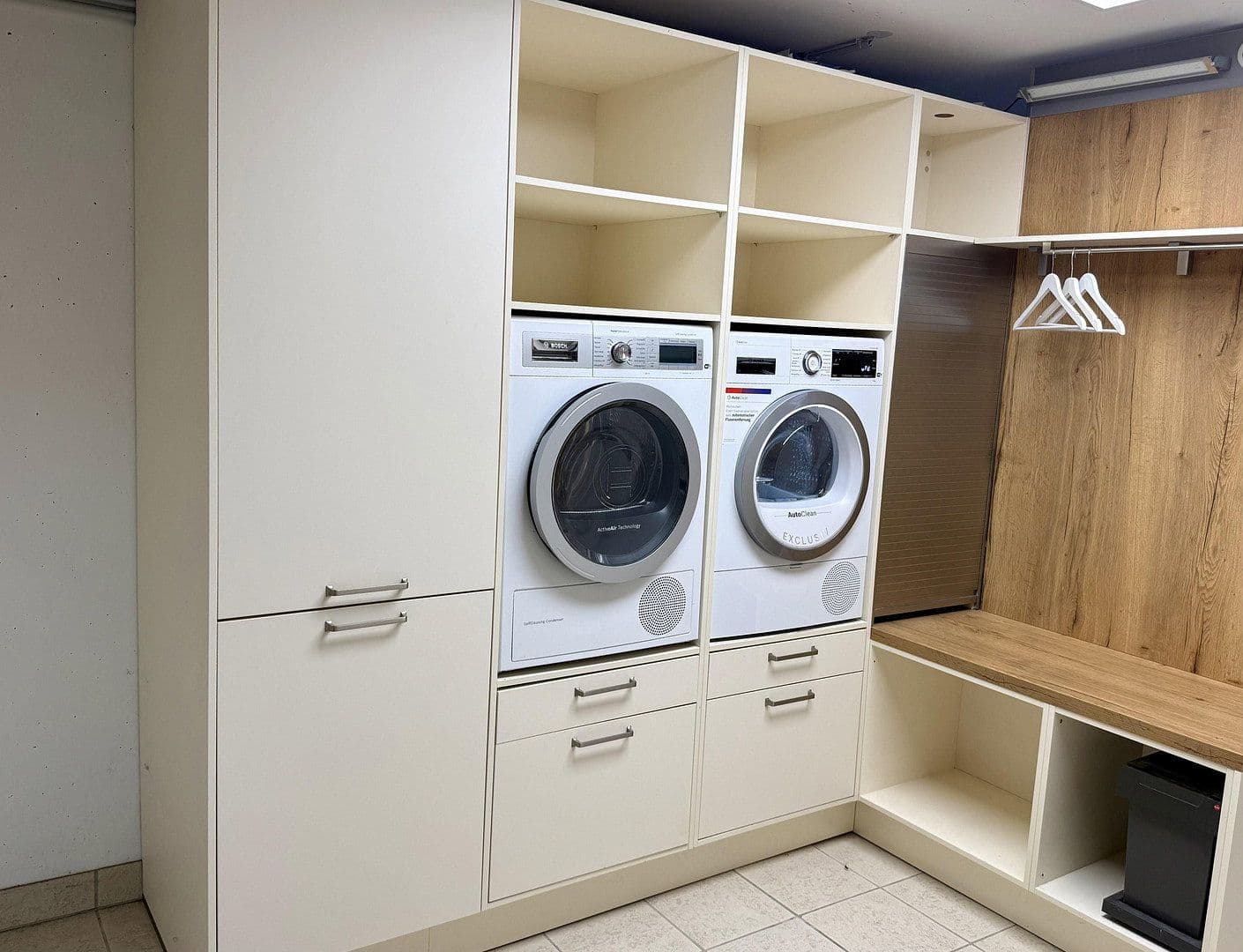 Prodej domu 263 m², pozemek 4.800 m², Rödinghausen, Severní Porýní-Vestfálsko Prodej domu 263 m², pozemek 4.800 m², Rödinghausen, Severní Porýní-Vestfálsko