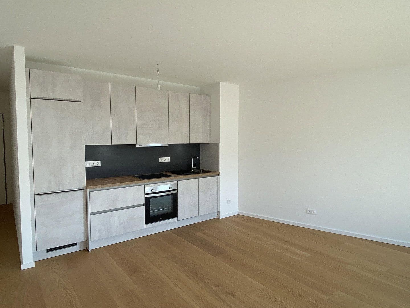Pronájem bytu 2+1 75 m², Hannelore-Kunze-Straße, Hannover, Dolní Sasko Pronájem bytu 2+1 75 m², Hannelore-Kunze-Straße, Hannover, Dolní Sasko