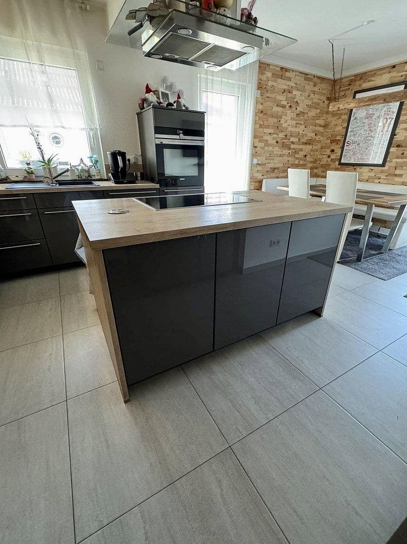 Prodej bytu 4+1 129 m², Frankfurt Am Main, Hessen Prodej bytu 4+1 129 m², Frankfurt Am Main, Hessen