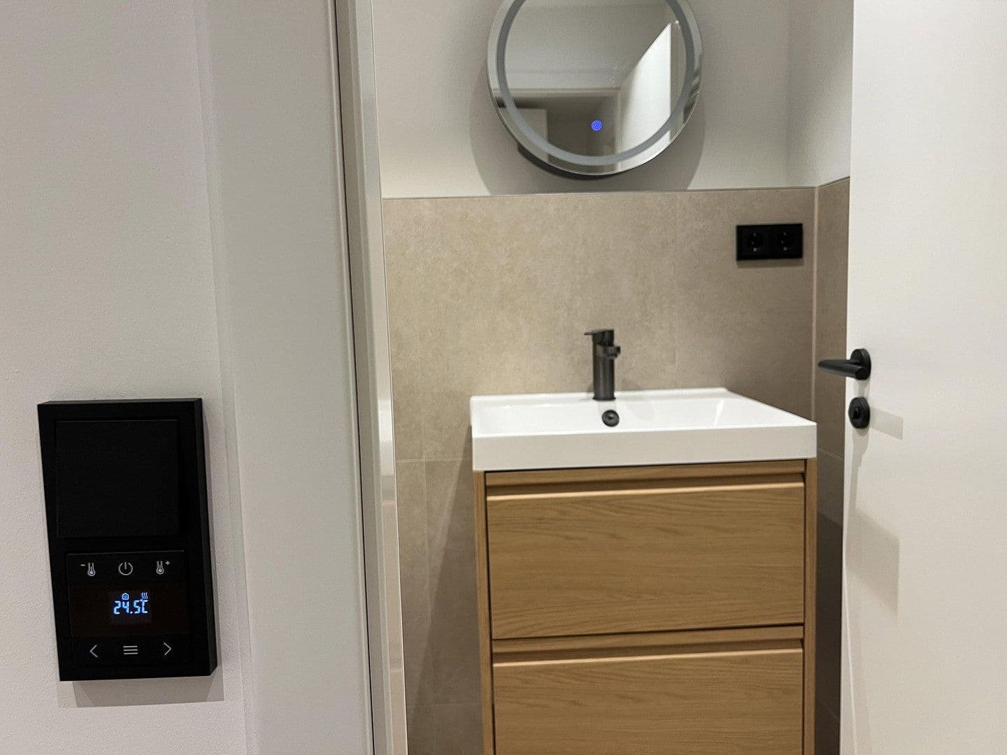 Pronájem bytu 2+1 50 m², Reichenaustraße 25, München, Bavorsko Pronájem bytu 2+1 50 m², Reichenaustraße 25, München, Bavorsko