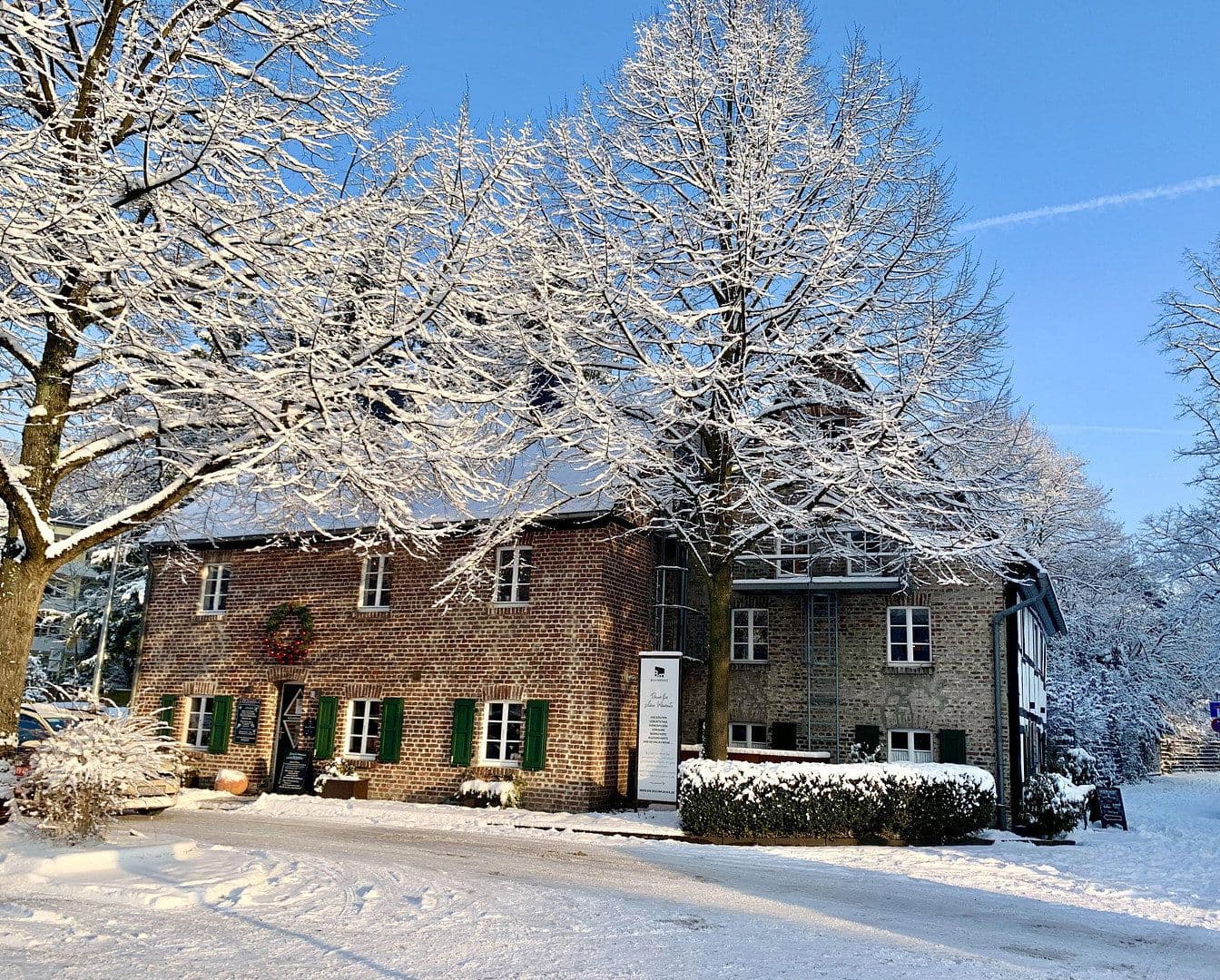 Prodej nebytového prostoru 388 m², Bergisch Gladbach, Severní Porýní-Vestfálsko Prodej nebytového prostoru 388 m², Bergisch Gladbach, Severní Porýní-Vestfálsko