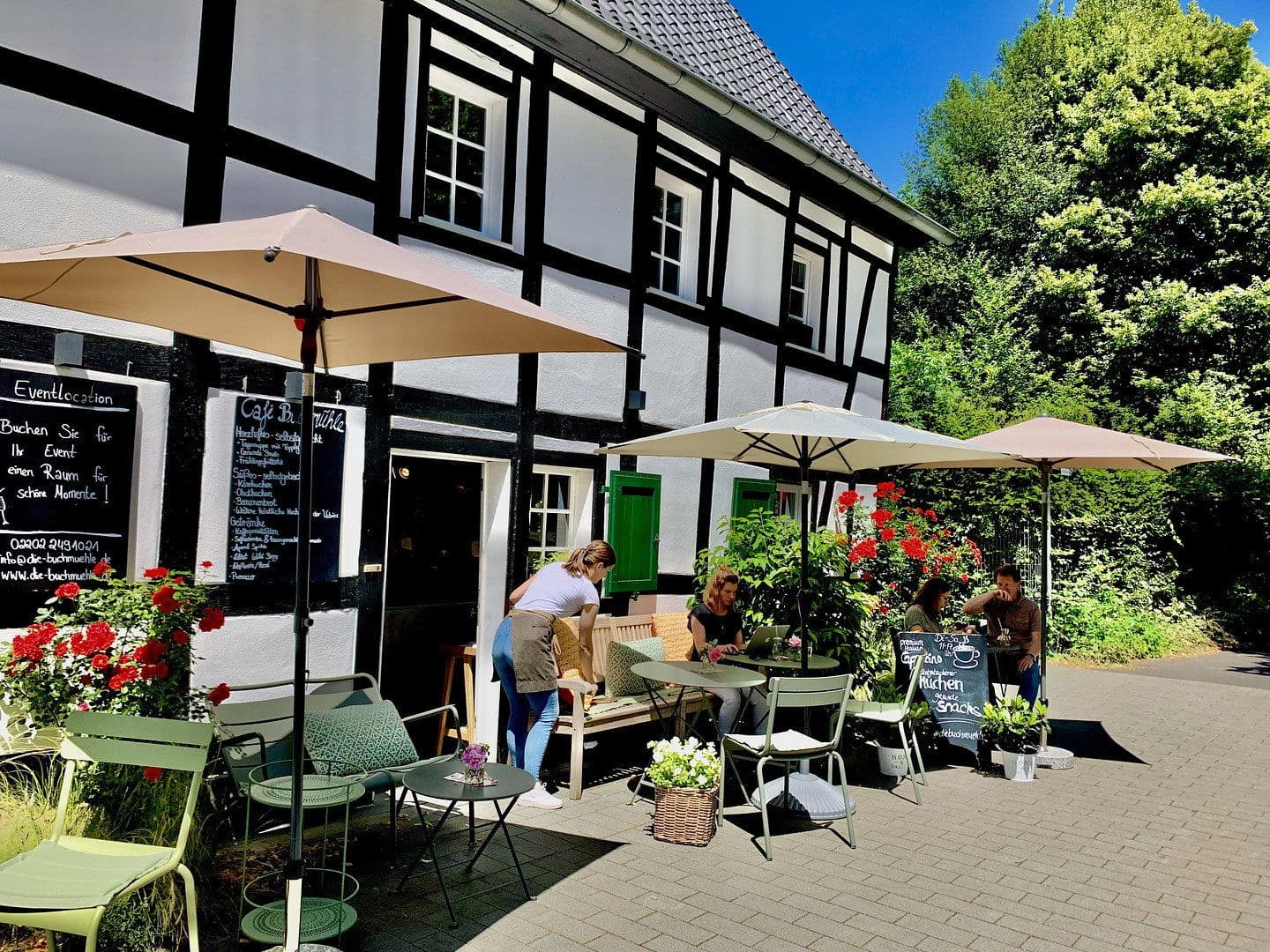 Prodej nebytového prostoru 388 m², Bergisch Gladbach, Severní Porýní-Vestfálsko Prodej nebytového prostoru 388 m², Bergisch Gladbach, Severní Porýní-Vestfálsko