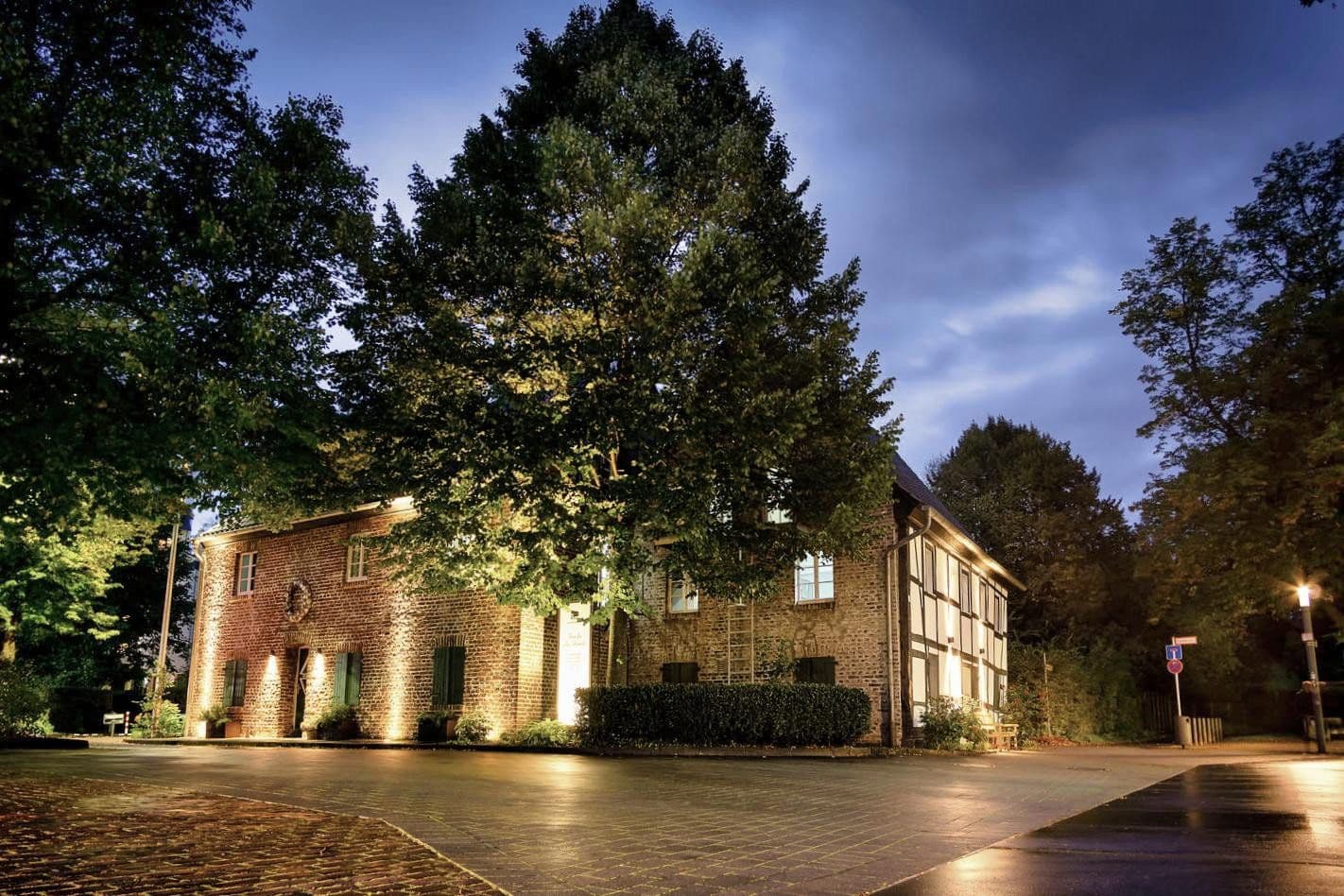 Prodej nebytového prostoru 388 m², Bergisch Gladbach, Severní Porýní-Vestfálsko Prodej nebytového prostoru 388 m², Bergisch Gladbach, Severní Porýní-Vestfálsko