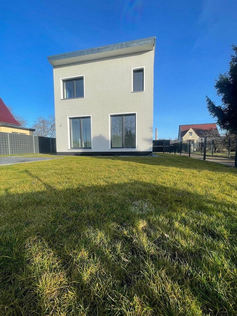 Prodej domu 157 m², pozemek 300 m², Jacob- Burckhardt- Straße 6, Blankenfelde-Mahlow, Braniborsko Prodej domu 157 m², pozemek 300 m², Jacob- Burckhardt- Straße 6, Blankenfelde-Mahlow, Braniborsko