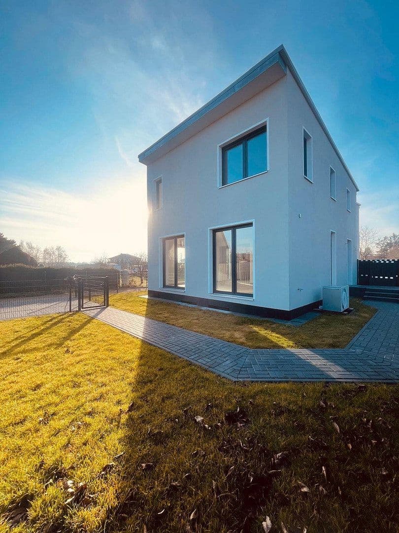 Prodej domu 157 m², pozemek 300 m², Jacob- Burckhardt- Straße 6, Blankenfelde-Mahlow, Braniborsko Prodej domu 157 m², pozemek 300 m², Jacob- Burckhardt- Straße 6, Blankenfelde-Mahlow, Braniborsko