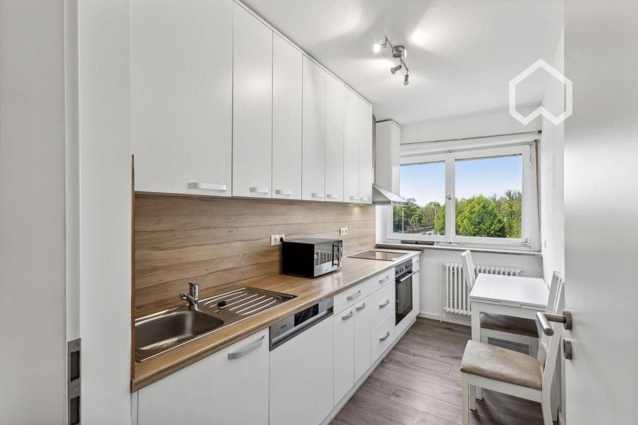 Pronájem bytu 1+1 80 m², Haunstetter Str 95, Augsburg, Bavorsko Pronájem bytu 1+1 80 m², Haunstetter Str 95, Augsburg, Bavorsko