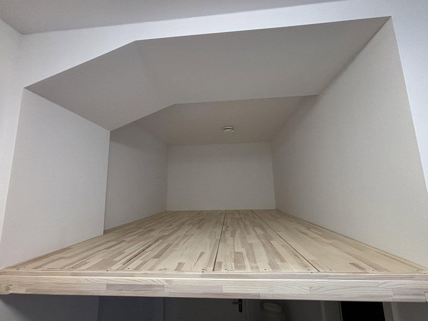 Prodej bytu 3+1 107 m², Berlin, Berlín Prodej bytu 3+1 107 m², Berlin, Berlín