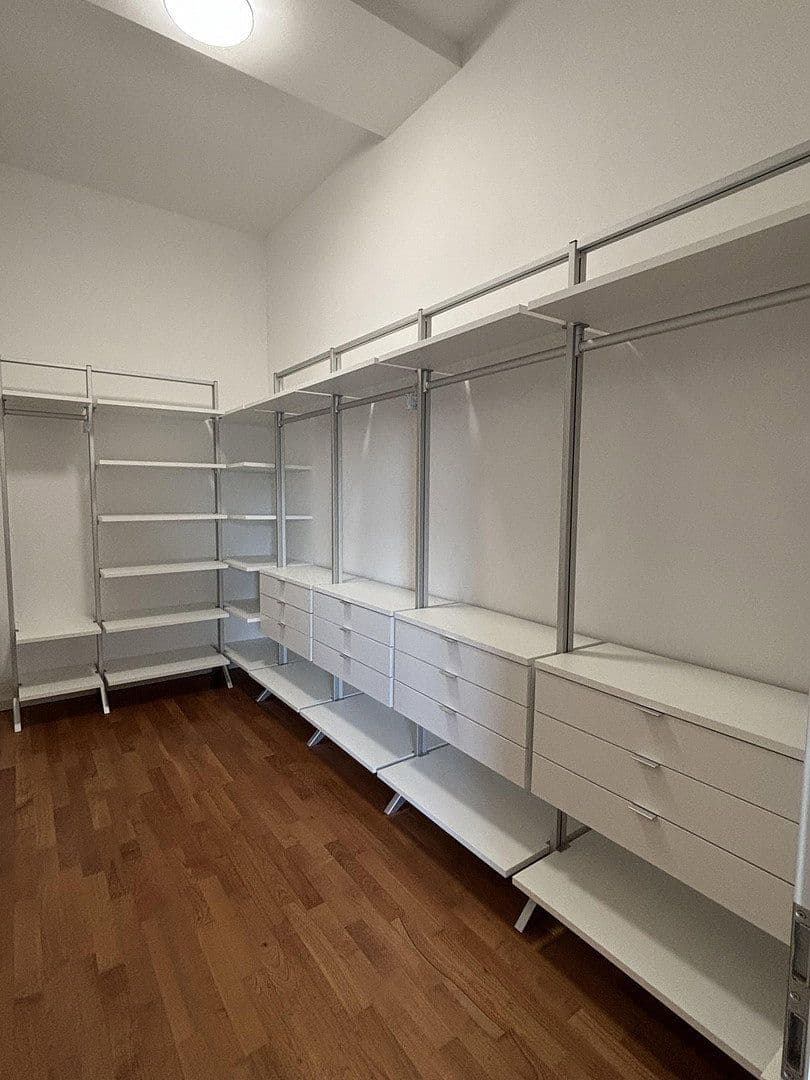 Prodej bytu 3+1 107 m², Berlin, Berlín Prodej bytu 3+1 107 m², Berlin, Berlín