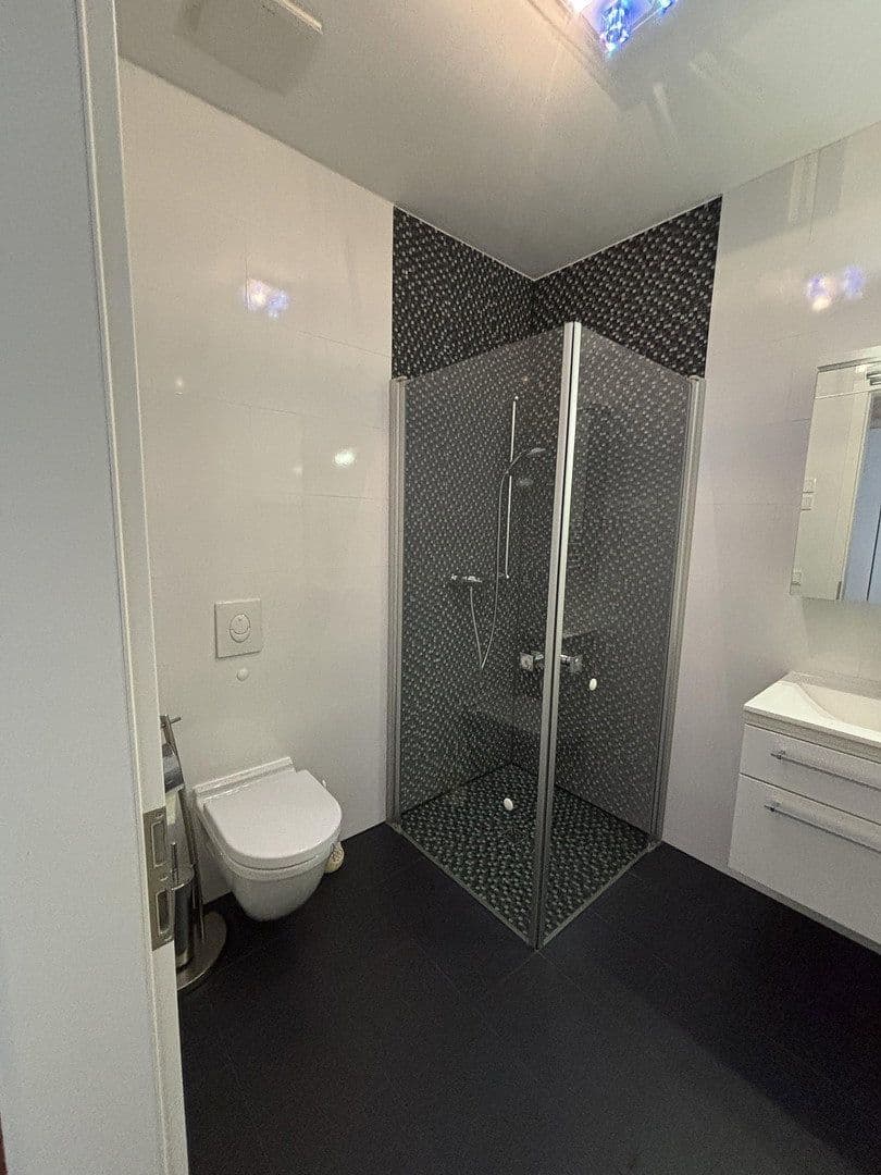 Prodej bytu 3+1 107 m², Berlin, Berlín Prodej bytu 3+1 107 m², Berlin, Berlín