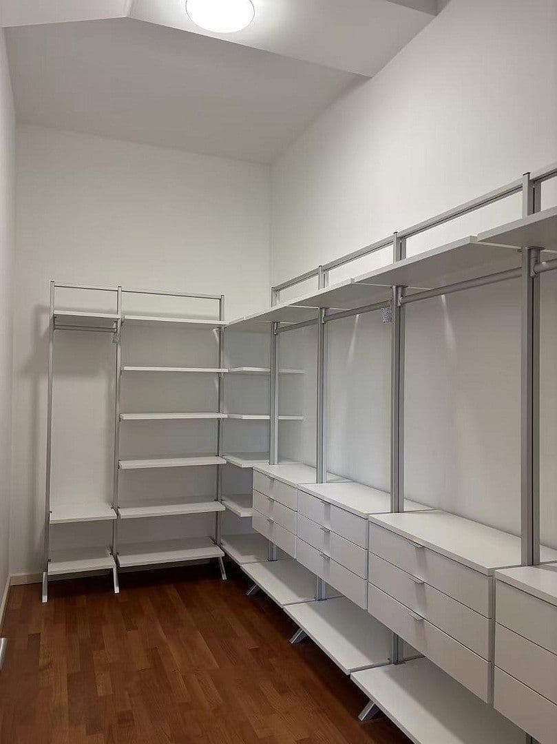 Prodej bytu 3+1 107 m², Berlin, Berlín Prodej bytu 3+1 107 m², Berlin, Berlín