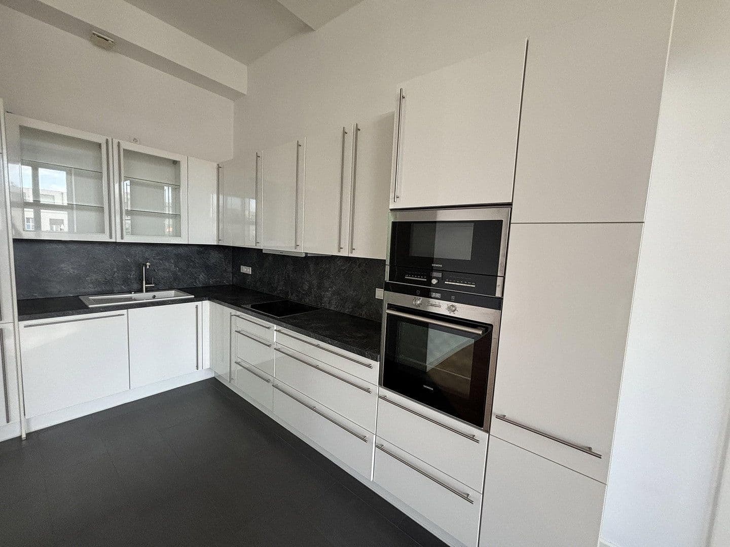 Prodej bytu 3+1 107 m², Berlin, Berlín Prodej bytu 3+1 107 m², Berlin, Berlín