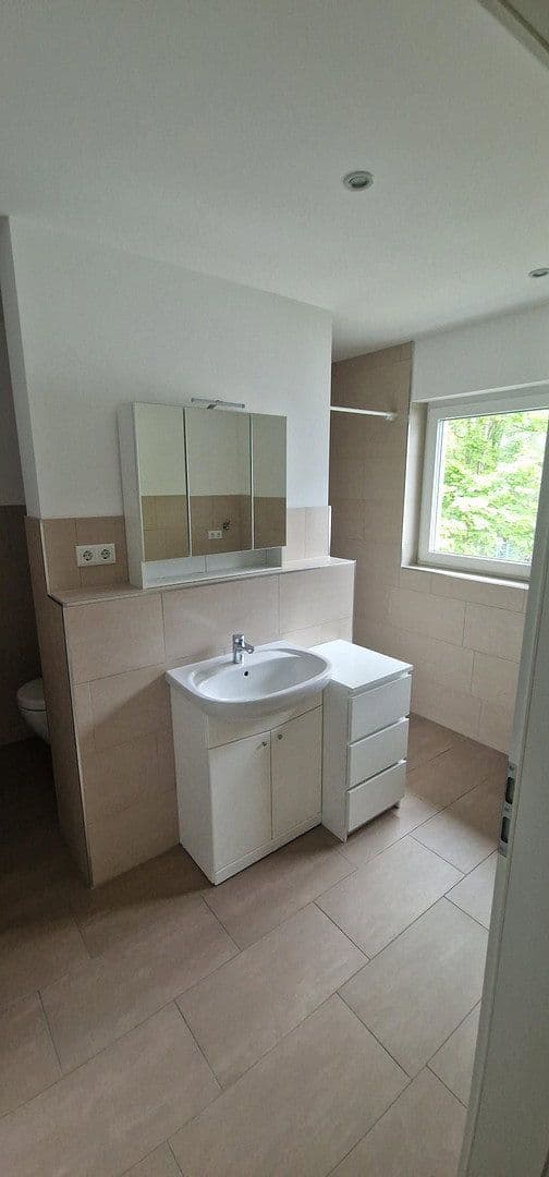 Pronájem domu 145 m², pozemek 150 m², Weydemeyerstr 180a, Chemnitz, Sasko Pronájem domu 145 m², pozemek 150 m², Weydemeyerstr 180a, Chemnitz, Sasko