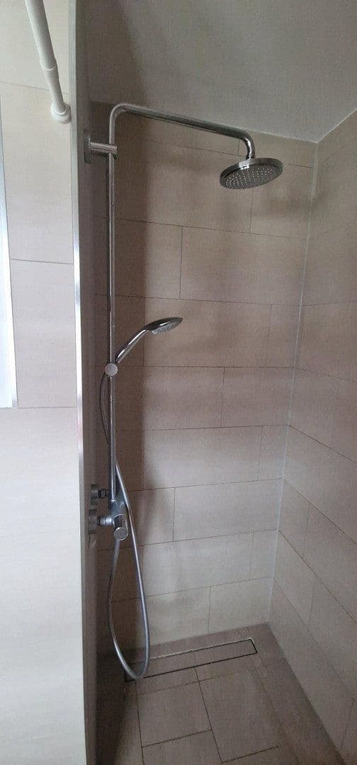 Pronájem domu 145 m², pozemek 150 m², Weydemeyerstr 180a, Chemnitz, Sasko Pronájem domu 145 m², pozemek 150 m², Weydemeyerstr 180a, Chemnitz, Sasko