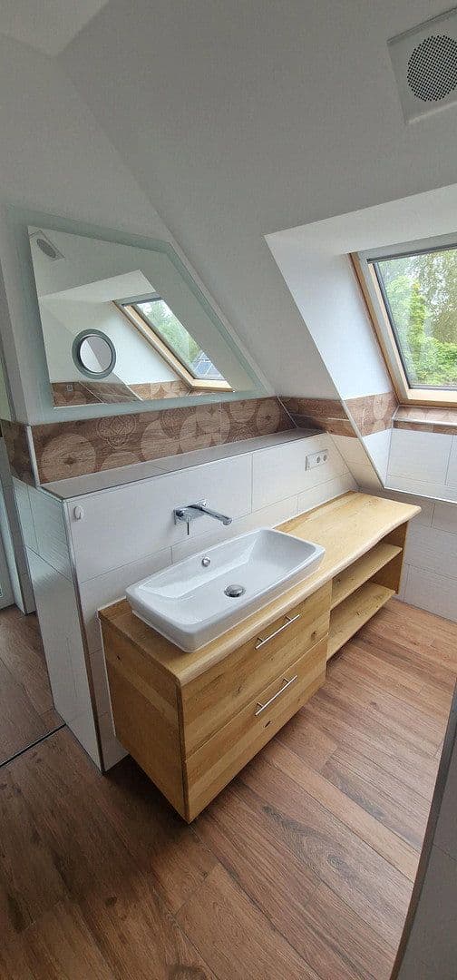 Pronájem domu 145 m², pozemek 150 m², Weydemeyerstr 180a, Chemnitz, Sasko Pronájem domu 145 m², pozemek 150 m², Weydemeyerstr 180a, Chemnitz, Sasko