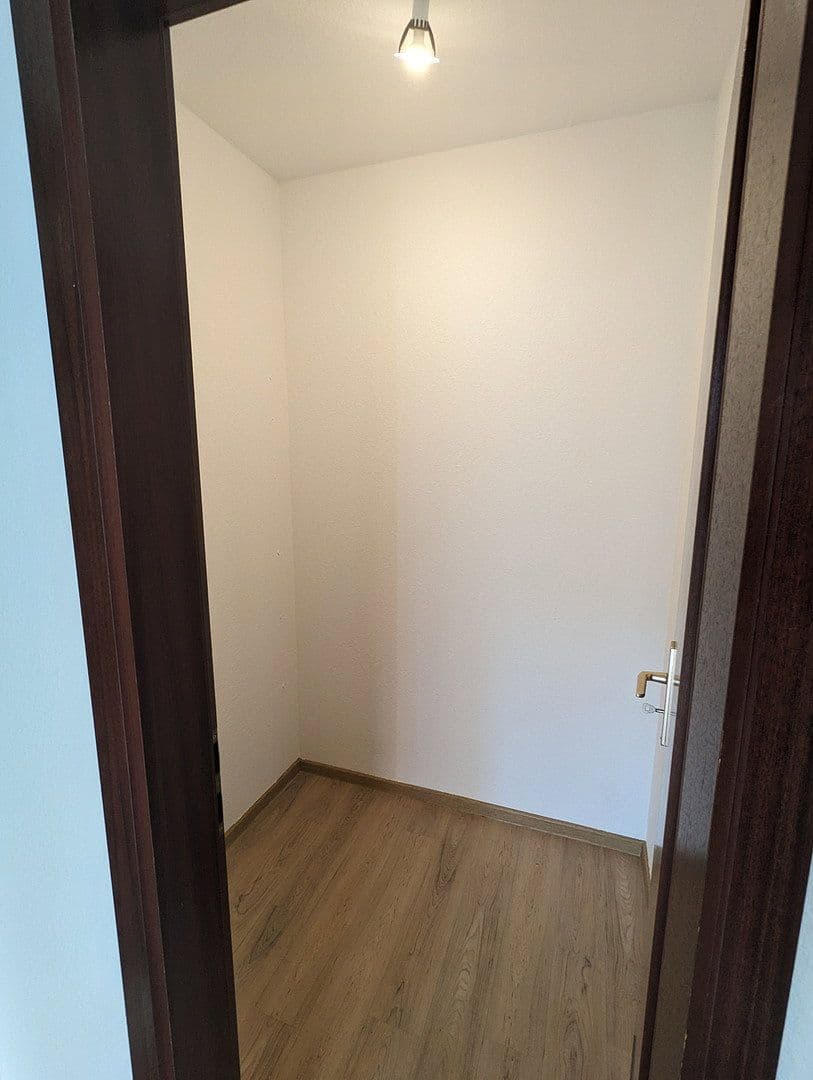 Pronájem bytu 2+1 58 m², Liebknechstraße 66, Magdeburg, Sasko-Anhaltsko Pronájem bytu 2+1 58 m², Liebknechstraße 66, Magdeburg, Sasko-Anhaltsko