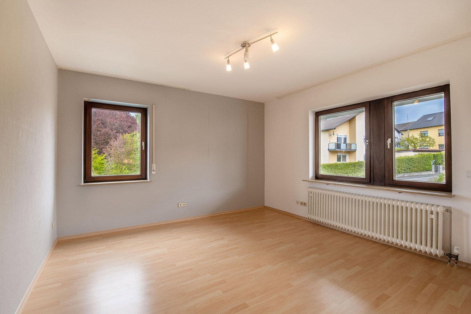 Prodej domu 234 m², pozemek 384 m², Kleinrinderfeld, Bavorsko Prodej domu 234 m², pozemek 384 m², Kleinrinderfeld, Bavorsko