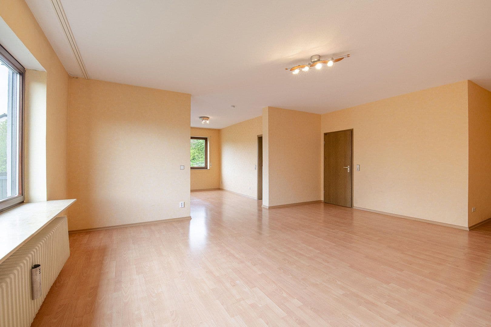 Prodej domu 234 m², pozemek 384 m², Kleinrinderfeld, Bavorsko Prodej domu 234 m², pozemek 384 m², Kleinrinderfeld, Bavorsko