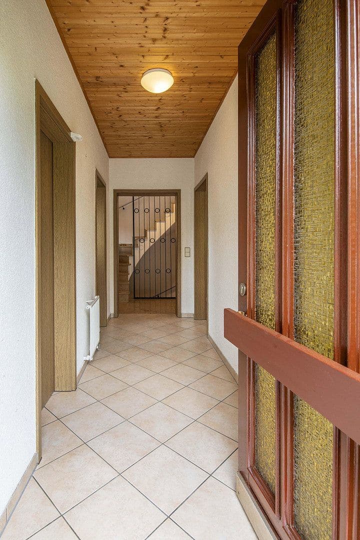 Prodej domu 234 m², pozemek 384 m², Kleinrinderfeld, Bavorsko Prodej domu 234 m², pozemek 384 m², Kleinrinderfeld, Bavorsko