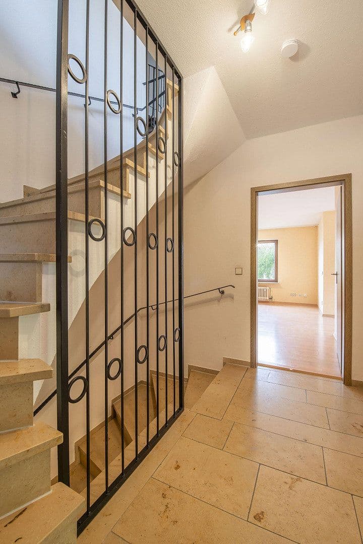 Prodej domu 234 m², pozemek 384 m², Kleinrinderfeld, Bavorsko Prodej domu 234 m², pozemek 384 m², Kleinrinderfeld, Bavorsko