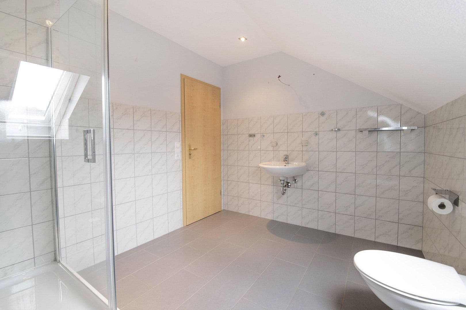Prodej domu 234 m², pozemek 384 m², Kleinrinderfeld, Bavorsko Prodej domu 234 m², pozemek 384 m², Kleinrinderfeld, Bavorsko