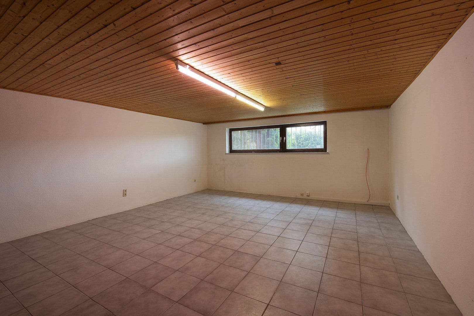 Prodej domu 234 m², pozemek 384 m², Kleinrinderfeld, Bavorsko Prodej domu 234 m², pozemek 384 m², Kleinrinderfeld, Bavorsko