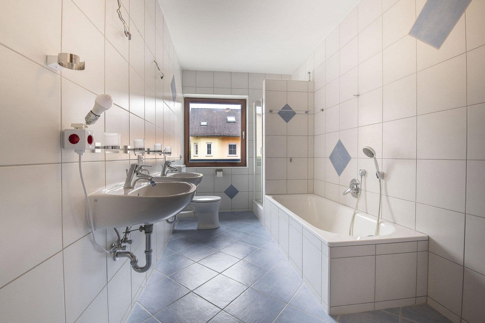 Prodej domu 234 m², pozemek 384 m², Kleinrinderfeld, Bavorsko Prodej domu 234 m², pozemek 384 m², Kleinrinderfeld, Bavorsko