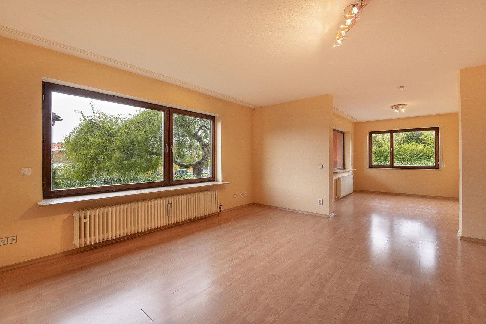 Prodej domu 234 m², pozemek 384 m², Kleinrinderfeld, Bavorsko Prodej domu 234 m², pozemek 384 m², Kleinrinderfeld, Bavorsko