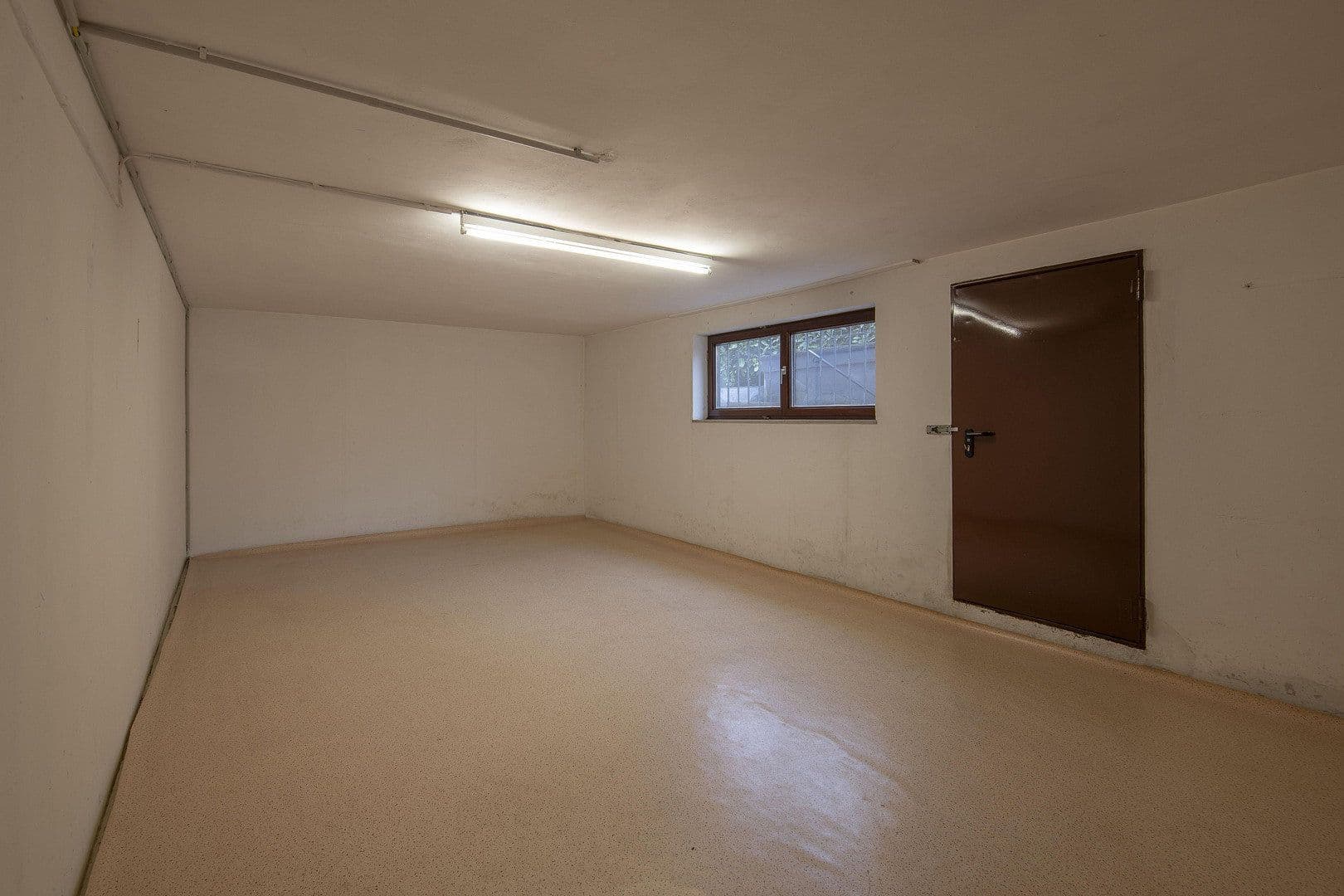 Prodej domu 234 m², pozemek 384 m², Kleinrinderfeld, Bavorsko Prodej domu 234 m², pozemek 384 m², Kleinrinderfeld, Bavorsko