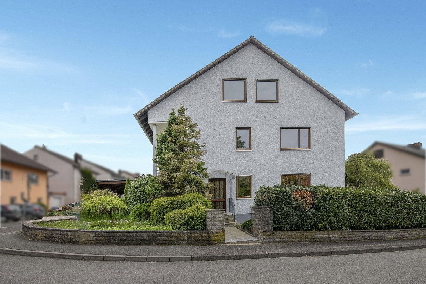 Prodej domu 234 m², pozemek 384 m², Kleinrinderfeld, Bavorsko Prodej domu 234 m², pozemek 384 m², Kleinrinderfeld, Bavorsko