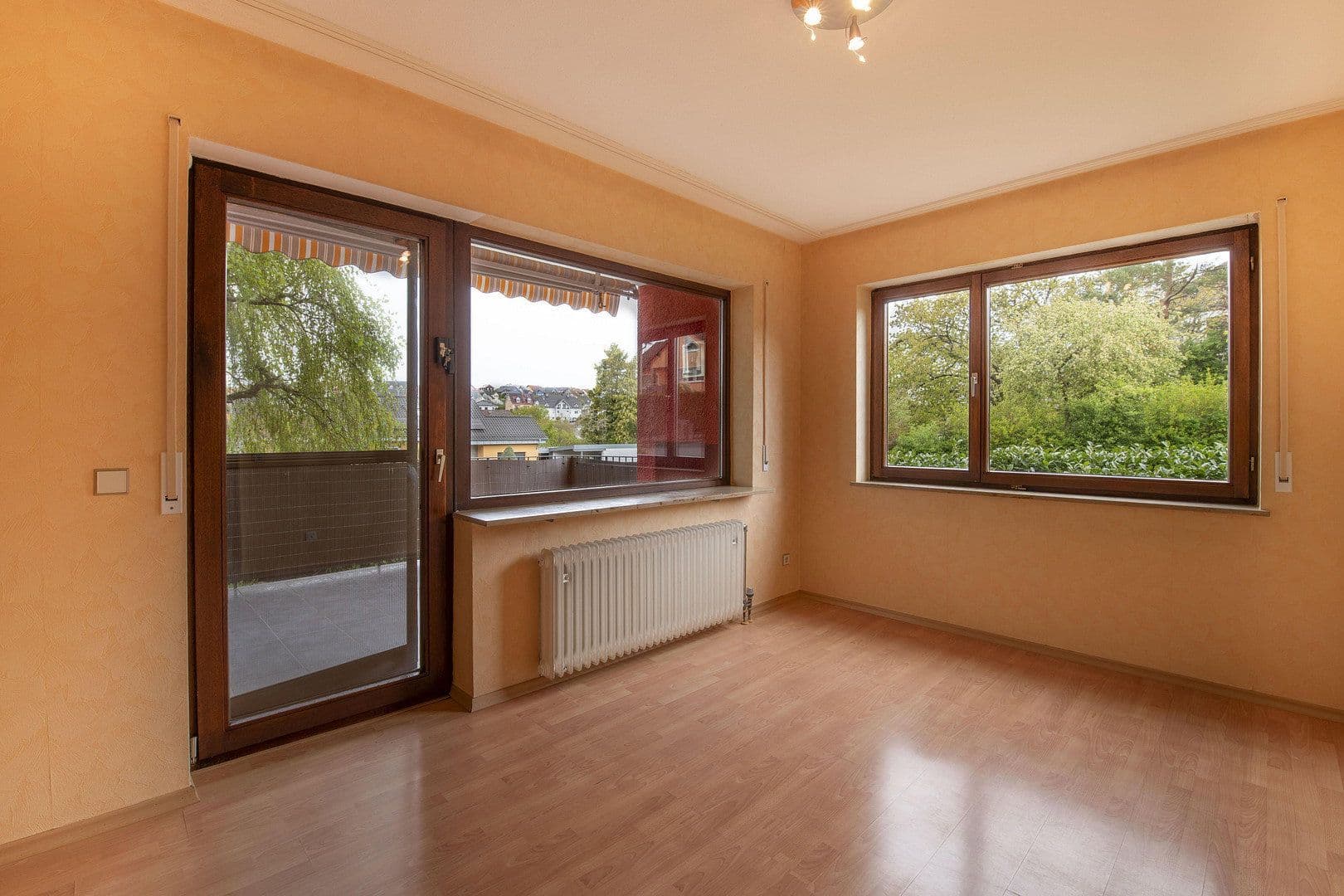 Prodej domu 234 m², pozemek 384 m², Kleinrinderfeld, Bavorsko Prodej domu 234 m², pozemek 384 m², Kleinrinderfeld, Bavorsko