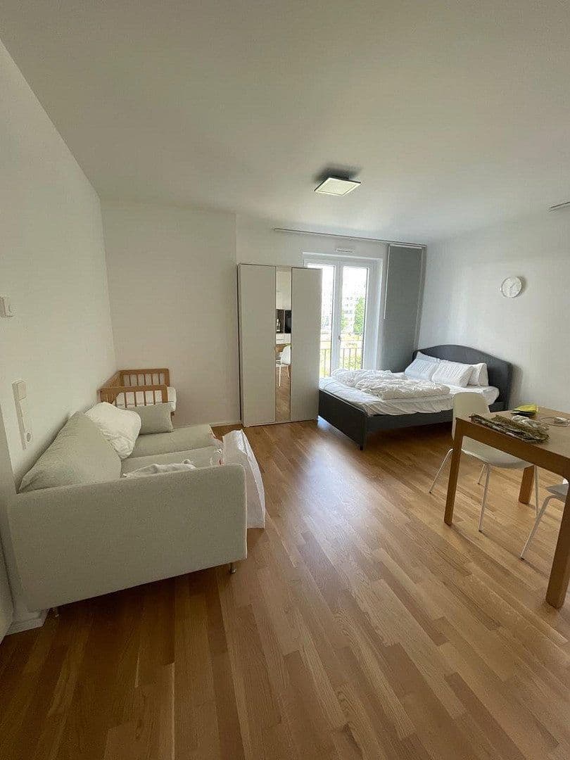 Pronájem bytu 1+1 39 m², Frankfurt, Hessen Pronájem bytu 1+1 39 m², Frankfurt, Hessen