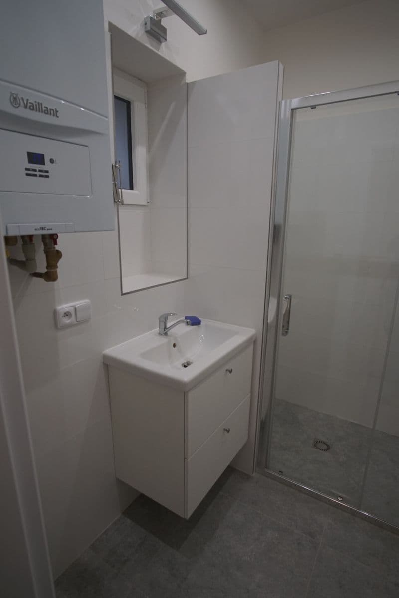 Pronájem bytu 3+1 58 m², Biskupcova, Praha, Praha Pronájem bytu 3+1 58 m², Biskupcova, Praha, Praha